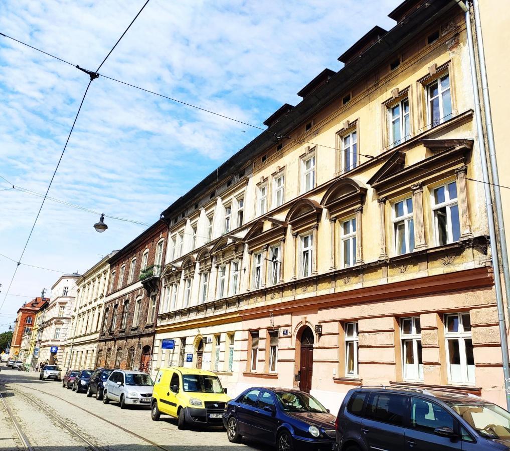 Krakart Apartment